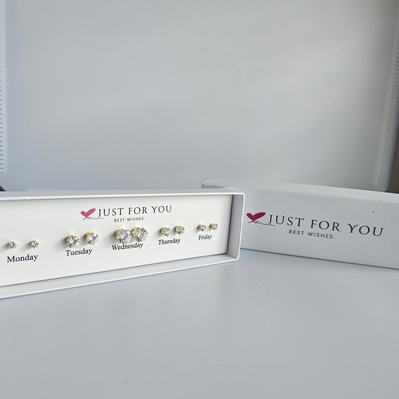 Stud Earrings Set - Picture 3 of 4